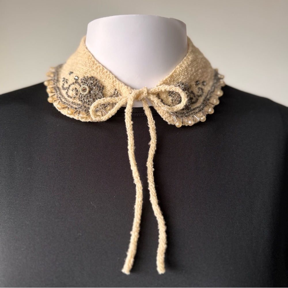 Vintage Cream Beaded Crochet Tie Necklace Collar